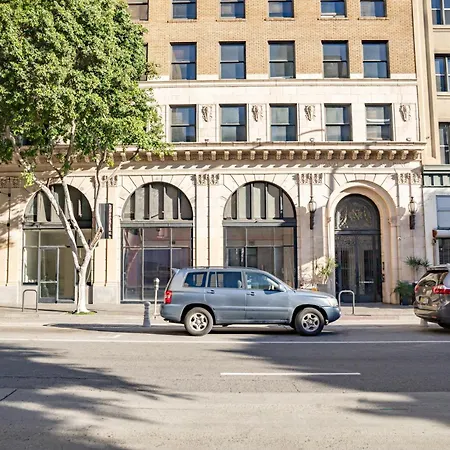 Fashion Loft 2 Bedroom Downtown-3